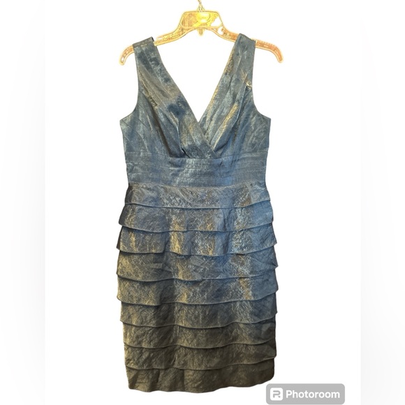 Adrianna Papell Women’s Layered V-Neck Shimmer
Dress Color Blue Size 10 - Picture 1 of 6